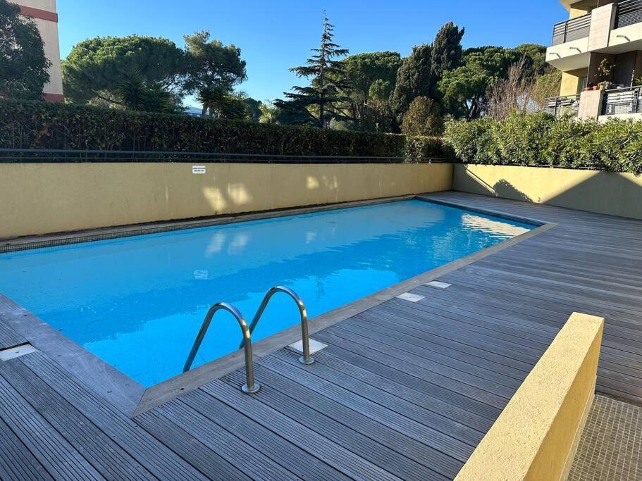 L'Appart Ideal Famille, Terrasse, Piscine, Plage Вильнёв-Лубе Экстерьер фото
