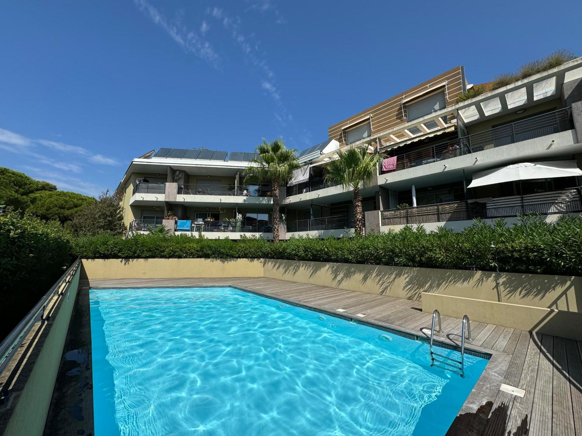 L'Appart Ideal Famille, Terrasse, Piscine, Plage Вильнёв-Лубе Экстерьер фото